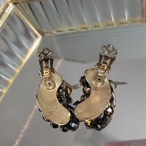 Vintage Amber Topaz Color Crystal Beaded Cluster Climber Clip On Earrings - Picture 5 of 7